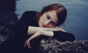 7 Merkmale von Menschen, die sich nach Liebe sehnen