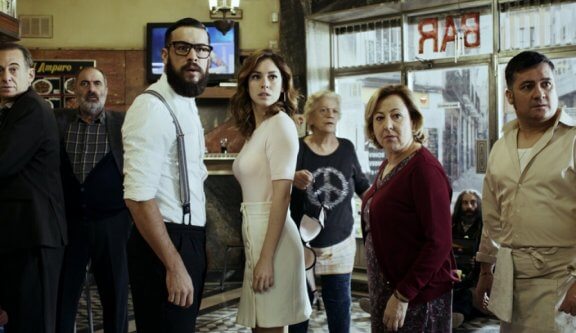 El Bar - Frühstück mit Leiche: Die Absurdität der menschlichen Natur