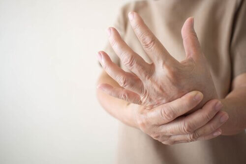 Periphere Neuropathie - Symptome, Ursachen und Behandlung