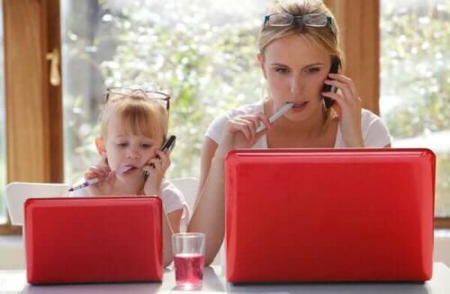 Warum imitieren Kinder Erwachsene?