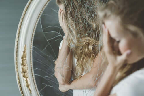 Body Dysmorphic Disorder (BDD): Ursachen dieser Störung