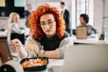 Essen aus Langeweile: Wie kommt es dazu?