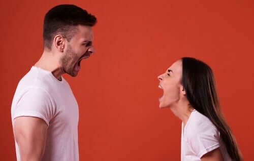 Schreien als Ausdrucksmittel: Die Gründe für dieses Verhalten