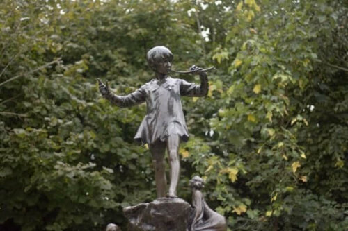 Das Peter-Pan-Syndrom: Menschen, die niemals erwachsen werden