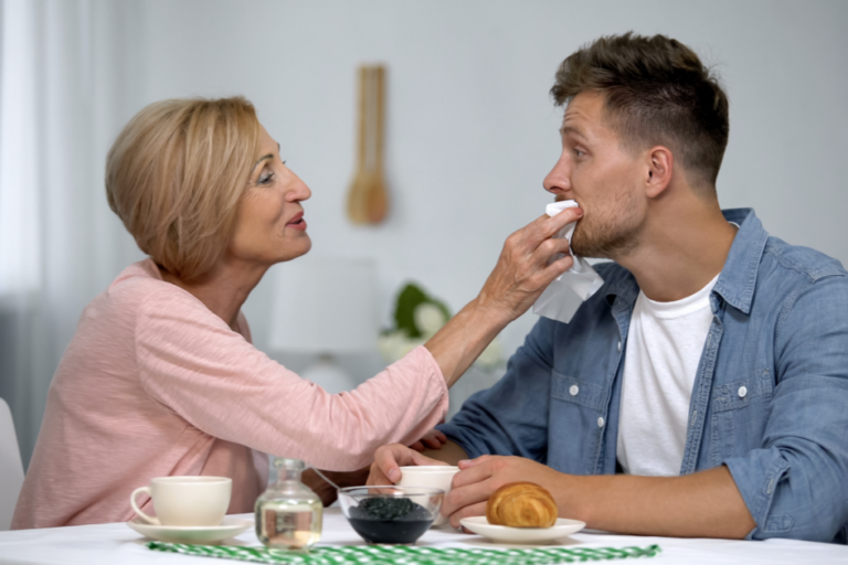 Übermäßige Abhängigkeit zwischen Eltern und Kindern: Wie kommt es dazu?