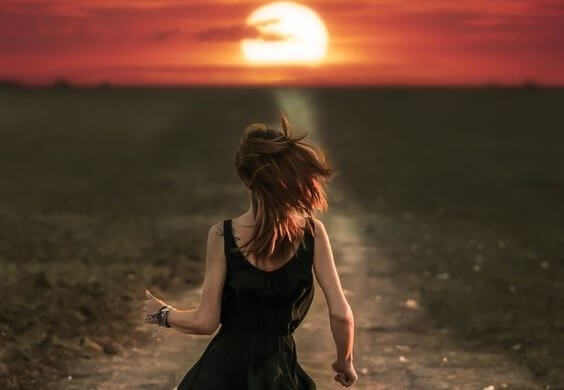 Lass die Person gewinnen, die mit dir spielt, um dich verlieren zu lassen