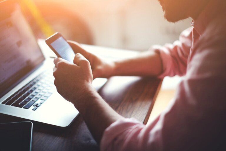 Wissenschaftliche Studie: Multitasking mit digitalen Medien beeinträchtigt das Gedächtnis