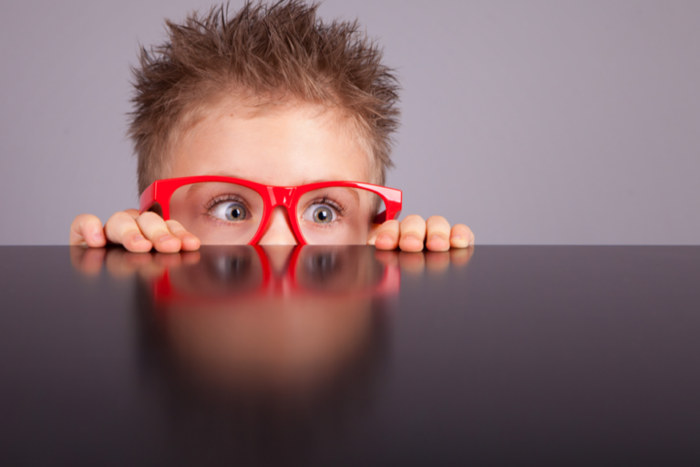 Die Wissenschaft bestätigt: Kinder nehmen Reize wahr, die Erwachsene nicht bemerken