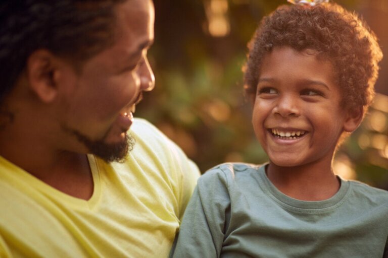 Stärke die Beziehung zu deinem Kind mit diesen 6 Fragen
