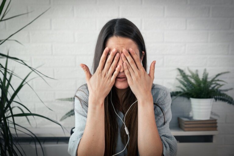 Zoom-Dysmorphie: Wie sich Videochats auf unsere Psyche auswirken