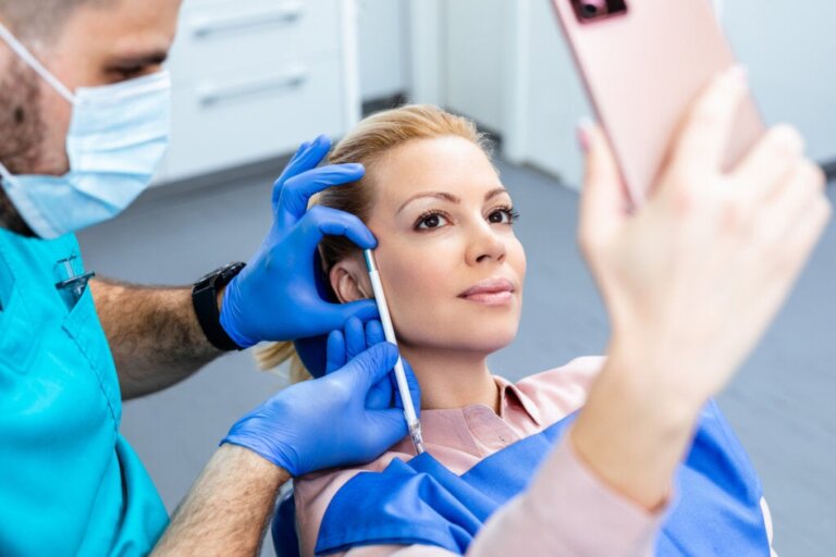 Der Einfluss von Schönheitsoperationen auf das psychische Wohlbefinden