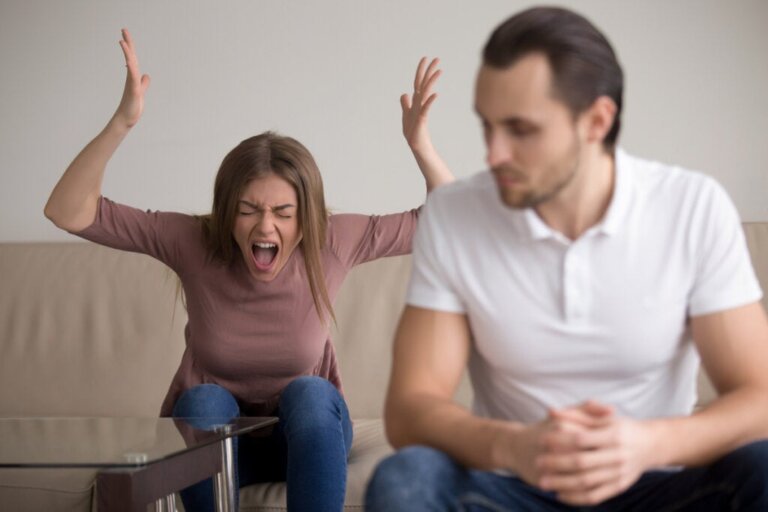 Weibliche Aggressivität oder das Märchen der friedfertigen Frau