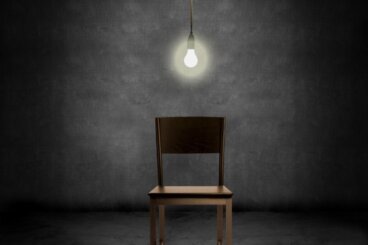 Mehr Selbstmitgefühl mit der Technik des leeren Stuhls