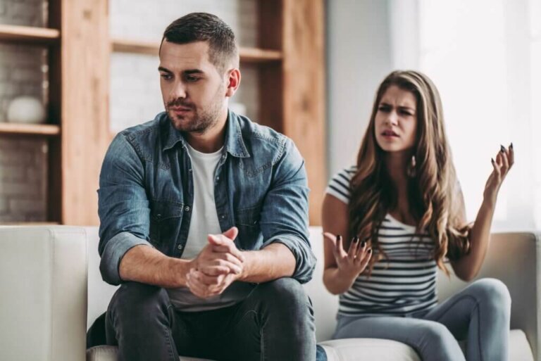 Eisige Zeiten in der Beziehung: Was tun, wenn der Partner schweigt?