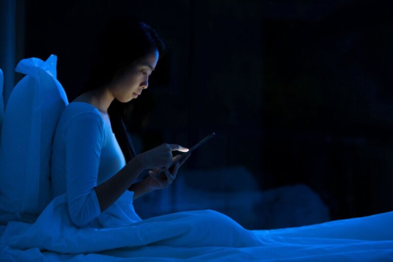 Zu viel blaues Licht beschleunigt die Alterung