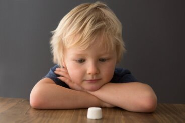 Belohnungsaufschub und Impulskontrolle: Marshmallow-Test mit Kindern
