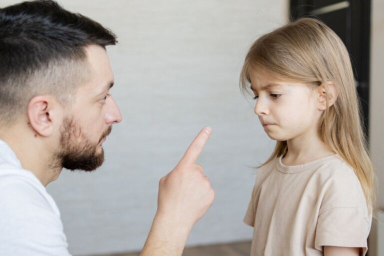 Elterliches Gaslighting hat schwerwiegende Folgen