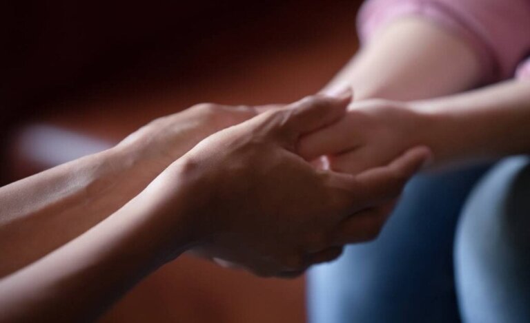 Selbstverletzendes Verhalten: So kannst du helfen