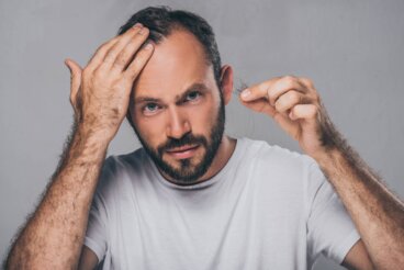 Wie sich Haarausfall und Psyche gegenseitig beeinflussen