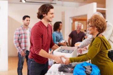 5 Gründe, warum Menschen für wohltätige Zwecke spenden