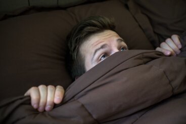 Angst vor dem nächtlichen Alleinsein: Was tun?