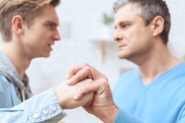 Elternmisshandlung: Wenn Kinder ihre Eltern schlagen