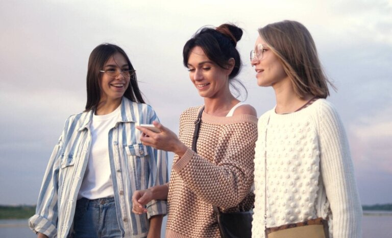 Freundschaftlichkeit pflegen: 9 Wege zu mehr Herzlichkeit und Empathie