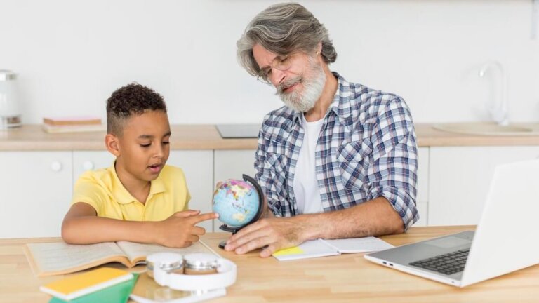 Fluide und kristalline Intelligenz: Definitionen und grundlegende Unterschiede