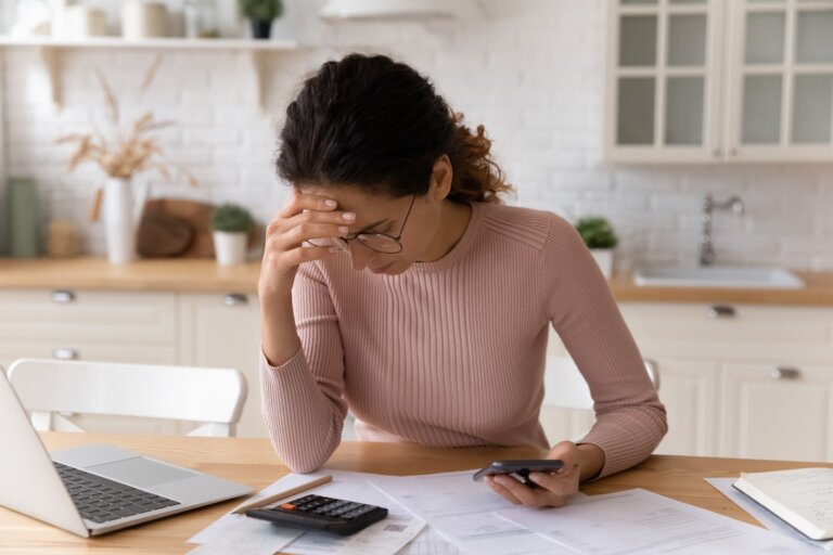 Wie finanzielle Belastungen die Psyche beeinflussen