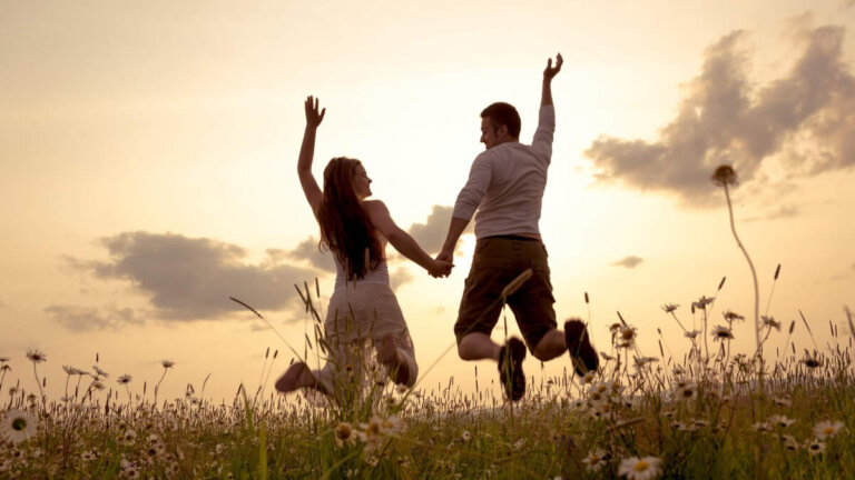 Die Macht der Glückshormone: So wirken sie in deinem Gehirn