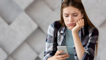 Plötzliches Schweigen: Was tun, wenn dein Partner nicht mehr mit dir spricht?