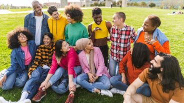 Soziale Konstrukte: Die unsichtbaren Regeln unserer Gesellschaft