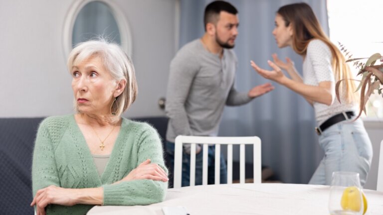 Beziehungsstress durch die Schwiegermutter? Lösungsansätze für ein harmonisches Miteinander